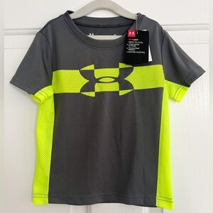 NWT! Under Armour Heatgear Boys T-Shirt Gray‎ Green Logo Size 2T